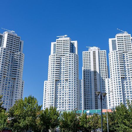 16Th Floor Sky View Condo With Pool And Fitness Skopje Exterior photo